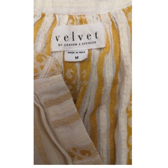 Velvet by Graham and Spencer 100% cotton top. - Picture 4 of 6